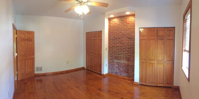 Foto del edificio - 3 Bedroom House in Lawrenceville