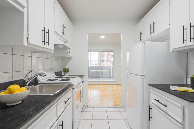 Building Photo - 2705 Modugno