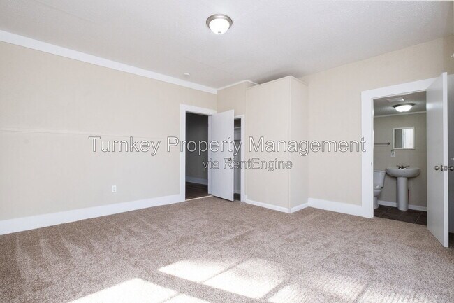 Foto del edificio - 1308 W 21st St