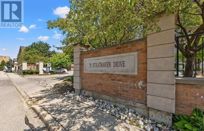 Photo du bâtiment - 55-1555 Strathaven Dr