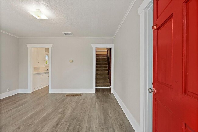 Foto del edificio - Charming Corner-Lot Tacoma Home with Huge ...