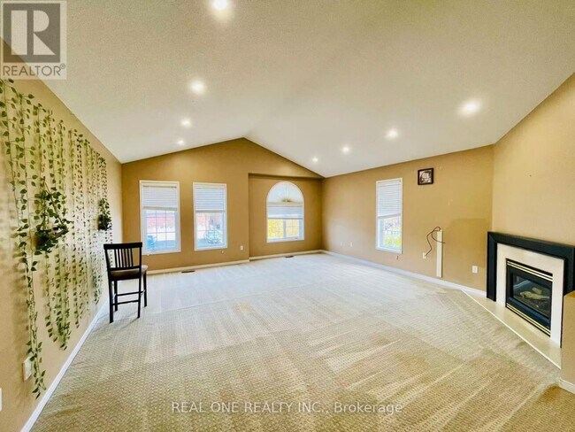 Photo du bâtiment - 5316 Hollypoint Ave