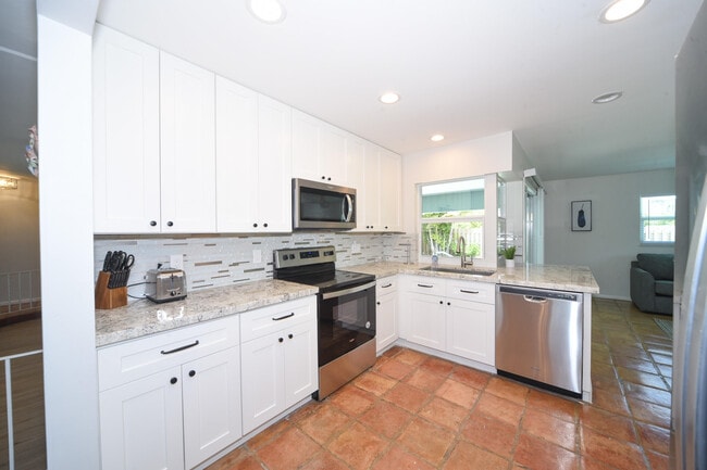 Foto del edificio - 1700 SW 9th St