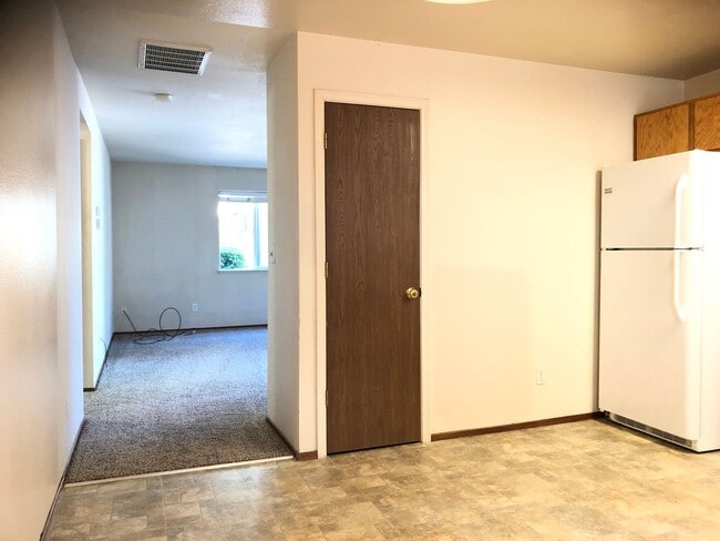 Building Photo - 059