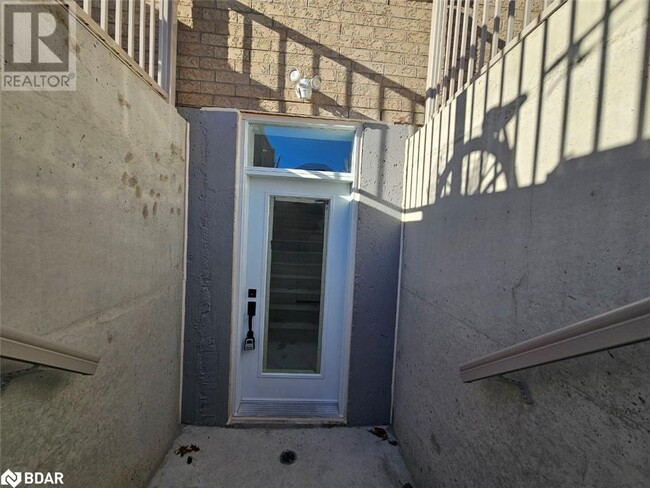 Building Photo - 63 Victoria Wood Ave