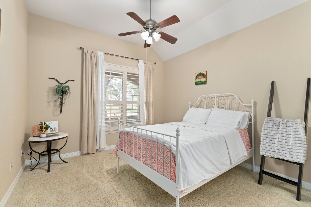 Foto del edificio - 8407 Iron Tree Ln