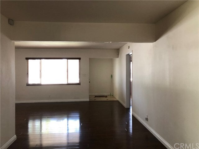 Building Photo - 729 W Kenoak Dr