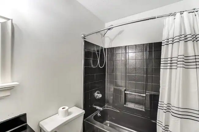 Building Photo - Fully Furnished Ranch home in Steele Creek.