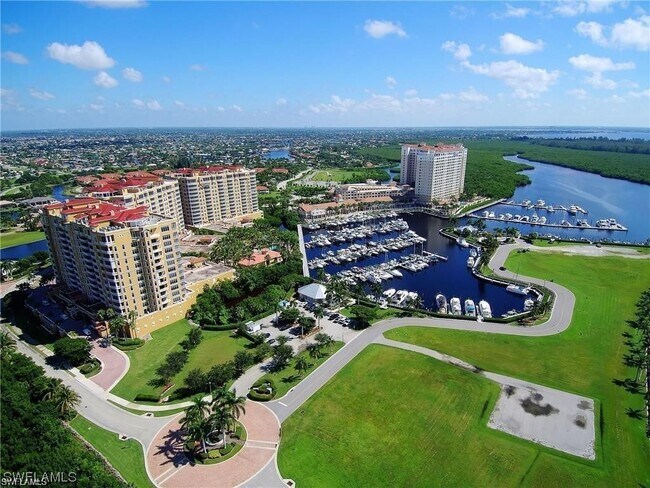 Foto del edificio - 6081 Silver King Blvd