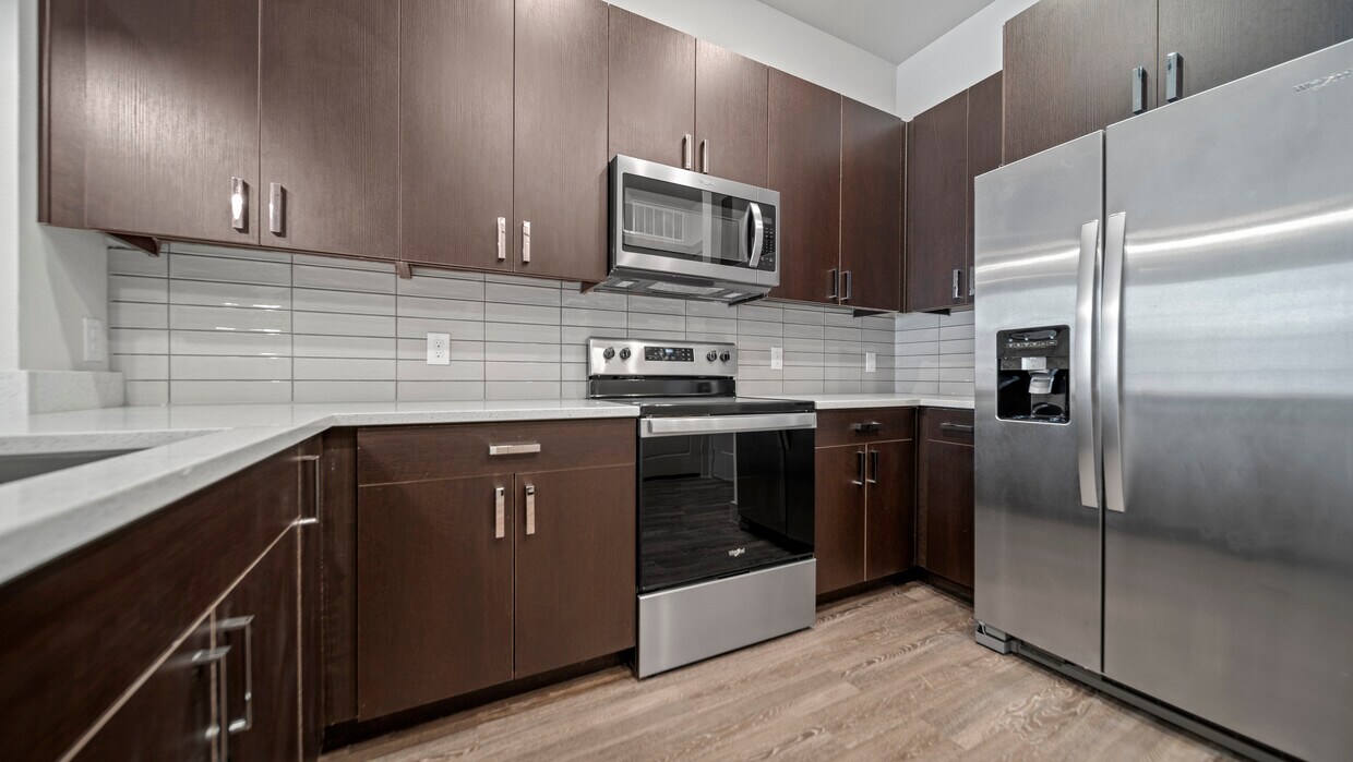 1HAB, 1BA - 682SF - Cocina - The Summit Lofts