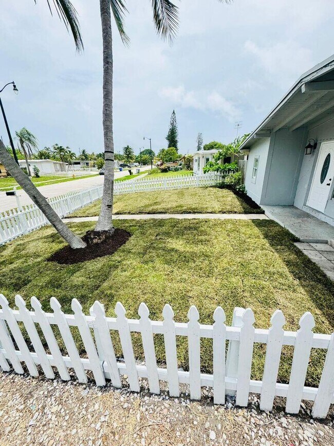 Foto del edificio - 4051 NE 15th Terrace