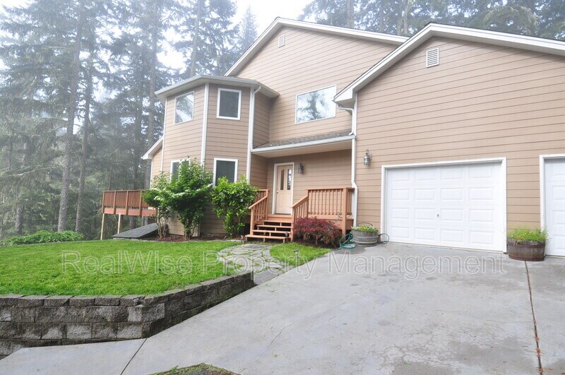 1932 Ridge Water Dr, Sutherlin, OR 97479 House Rental in Sutherlin