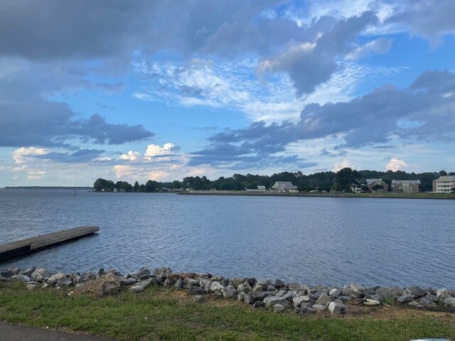 Foto del edificio - 849 Harbor Bend Dr
