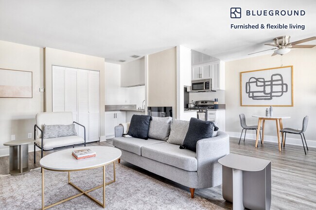 Foto del edificio - 12540 Braddock Dr