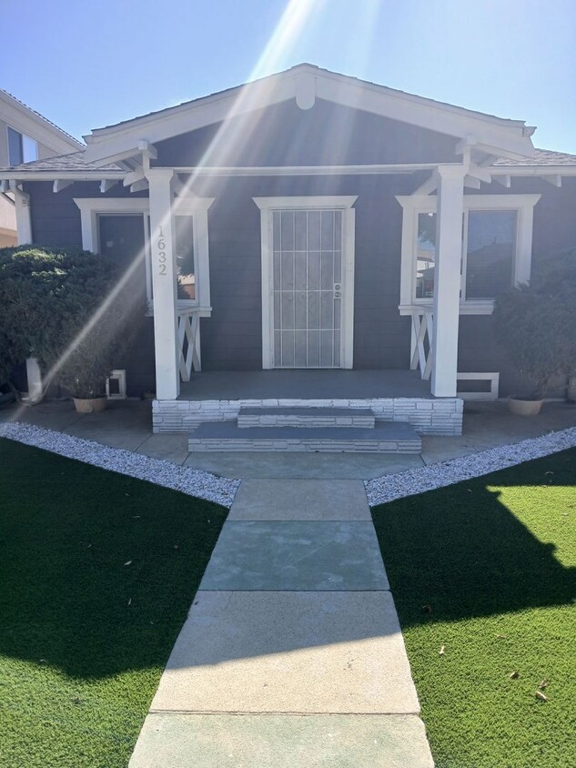 Foto principal - Charming Front House in Harbor City!