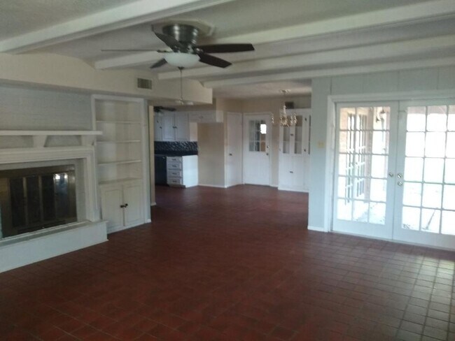 Foto del edificio - 1010 Memphis Dr