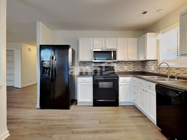 Foto del edificio - 13104 Young Fawn Ct