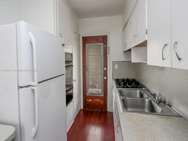 Building Photo - 1250 S Alhambra Cir