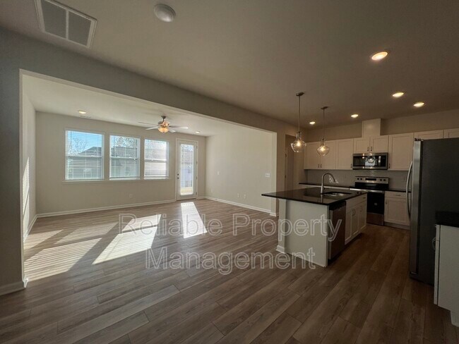 Building Photo - 159 Lennei Ln