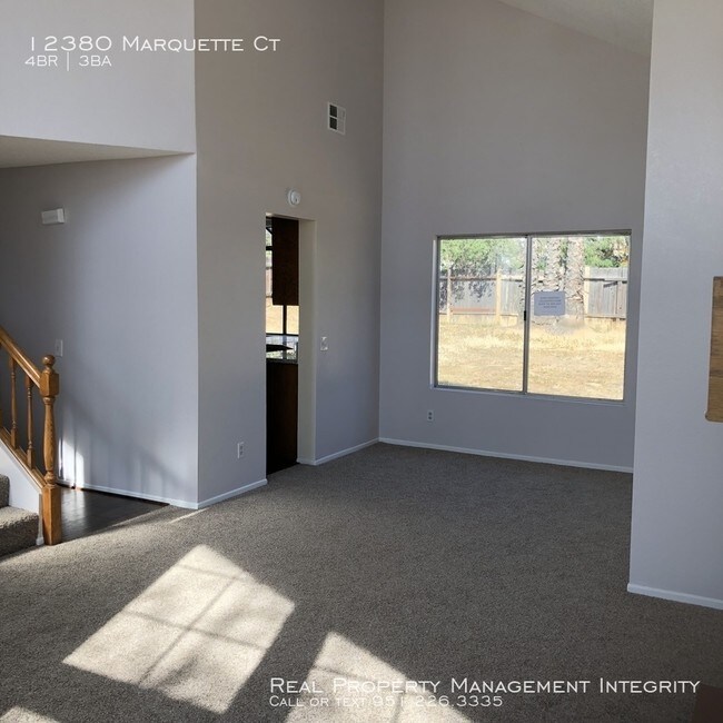 Building Photo - Adorable Home in a Beautiful Cul-De-Sac!
