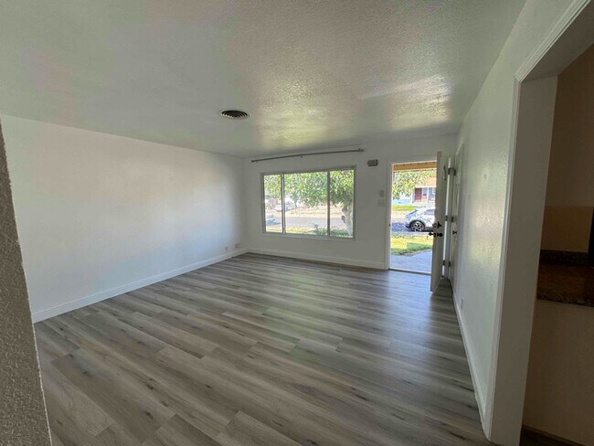 Foto del edificio - 1237 Simmons St