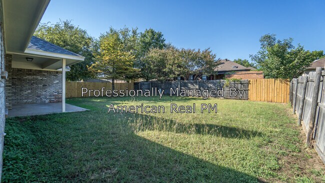 Building Photo - 1520 Willow Park Dr