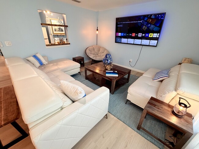 Foto del edificio - 808 NE 5th Ave