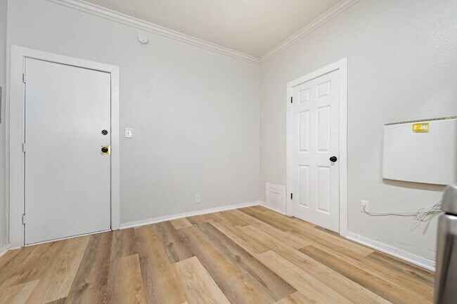 Building Photo - 2628 Brighton Ave
