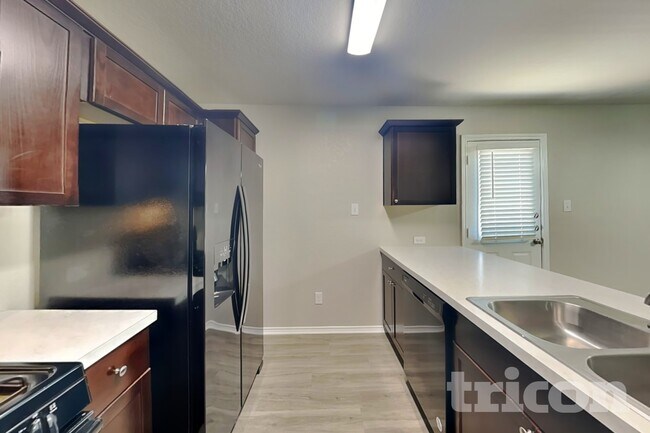 Foto del edificio - 8506 Amistad Cove