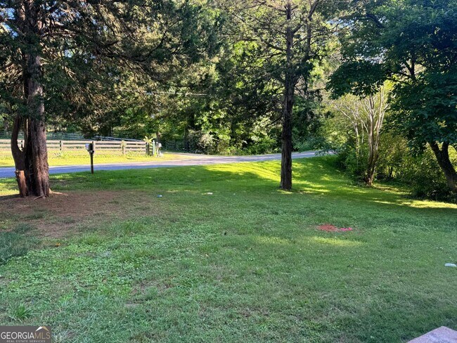 Foto del edificio - 16520 Phillips Rd