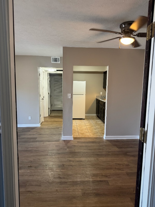 Photo - 9304 Aylesbury Dr Apartment