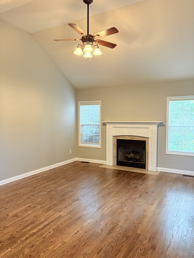 Building Photo - 3372 Fair Oaks Cir