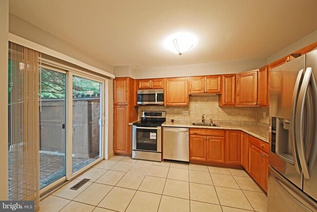 Building Photo - 3334 Webley Ct