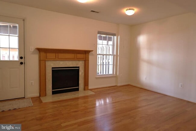 Building Photo - 6401 Lureta Ann Ln