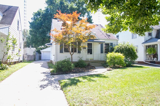 Building Photo - 27 W Capistrano Ave