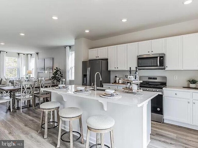Building Photo - 204 Macoun Way