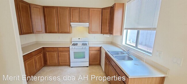 Building Photo - 4 br, 2 bath House - 2559 E WILDHORSE PL