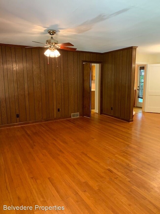 Building Photo - 3 br, 1 bath House - 2540 Fernwood Dr