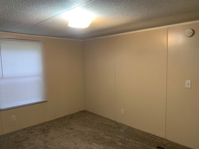 Building Photo - 6 Morningside Dr