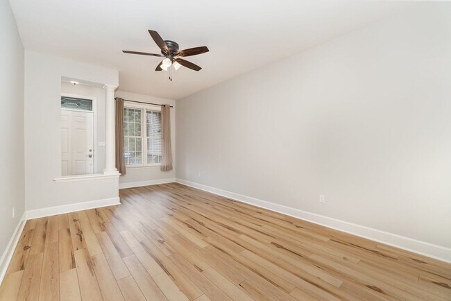 Foto del edificio - 103 Scully Pl