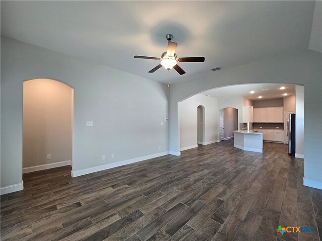 Foto del edificio - 1324 Spring Row St