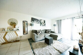 Building Photo - 1900 N Congress Ave