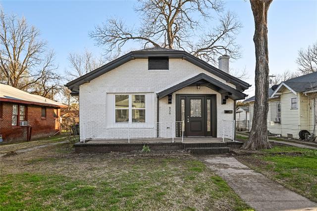 Foto principal - 820 W College St