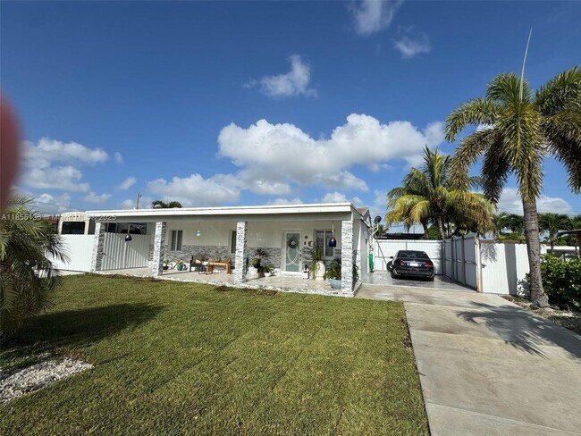 Foto del edificio - 3480 E 9th Ct