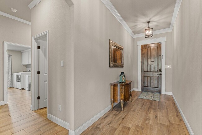 Foto del edificio - 9708 Puma Tr