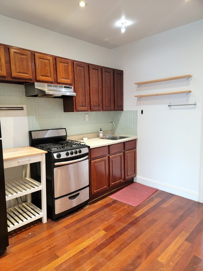 Building Photo - 256 Tompkins Ave