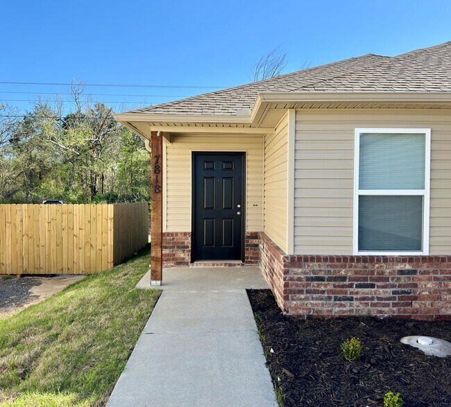 Building Photo - * Move-In Special * New Construction Livin...
