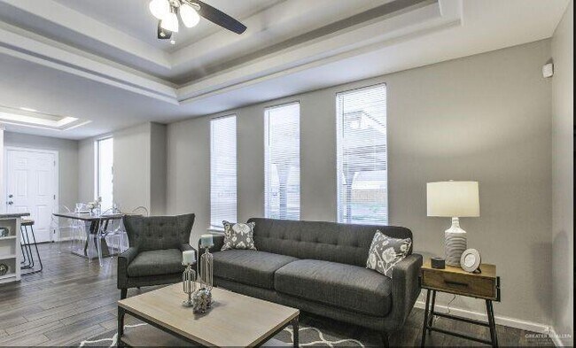 Foto del edificio - 8 Stardust Ln