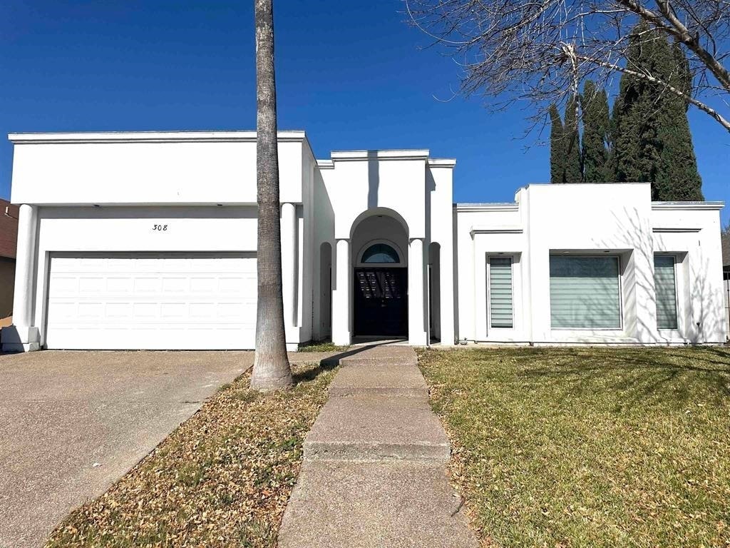 Primary Photo - 308 Cambridge Loop