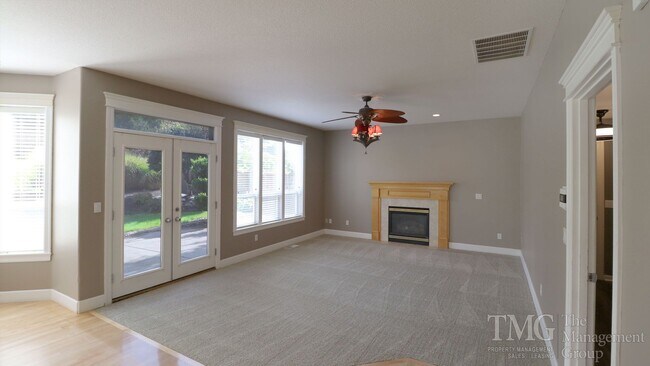 Foto del edificio - Stunning Home in Sought After Ashley Heights!